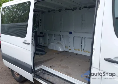 2012 Mercedes-Benz Sprinter 2500 Normal Roof из США, поврежденный, VIN WD3PE7CC8C5725247